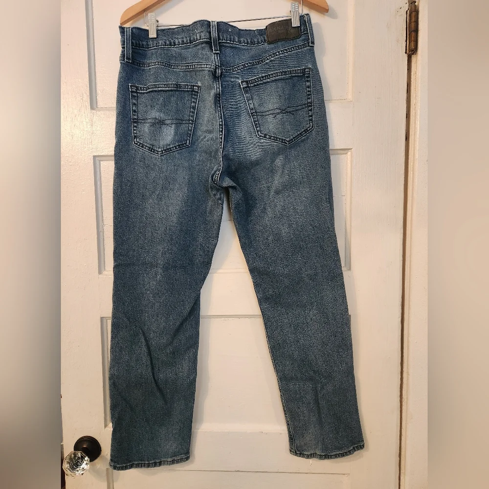 LEVI’S Signature Men's S67 Athletic Jeans, Size 34 by 30. Whiskering, Denim GUC